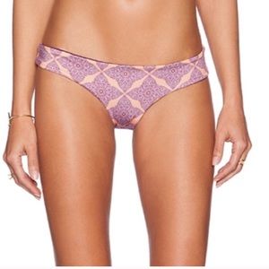 Reversible bikini bottoms